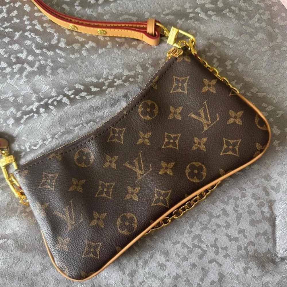 Louis Vuitton Brown Monogram Crossbody Bag with Gold Chain - Picture 3 of 5